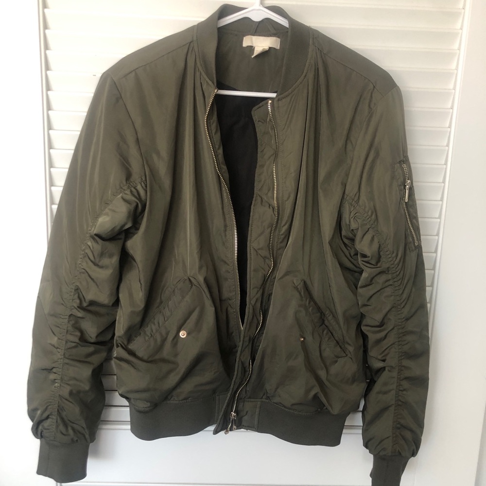 H&M olive bomber jacket sz6